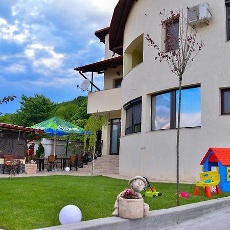 Casa Avram Villa Râmnicu Vâlcea Екстериор снимка